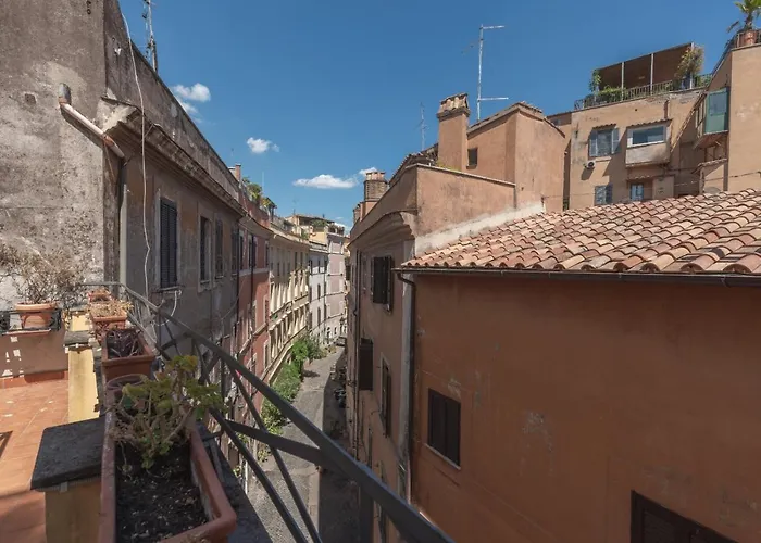 Vicolo Del Cinque Trastevere