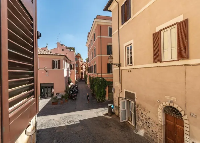 Vicolo Del Cinque Trastevere